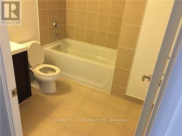 1512 - 830 Lawrence Avenue W, Toronto, ON - Indoor Photo Showing Bathroom