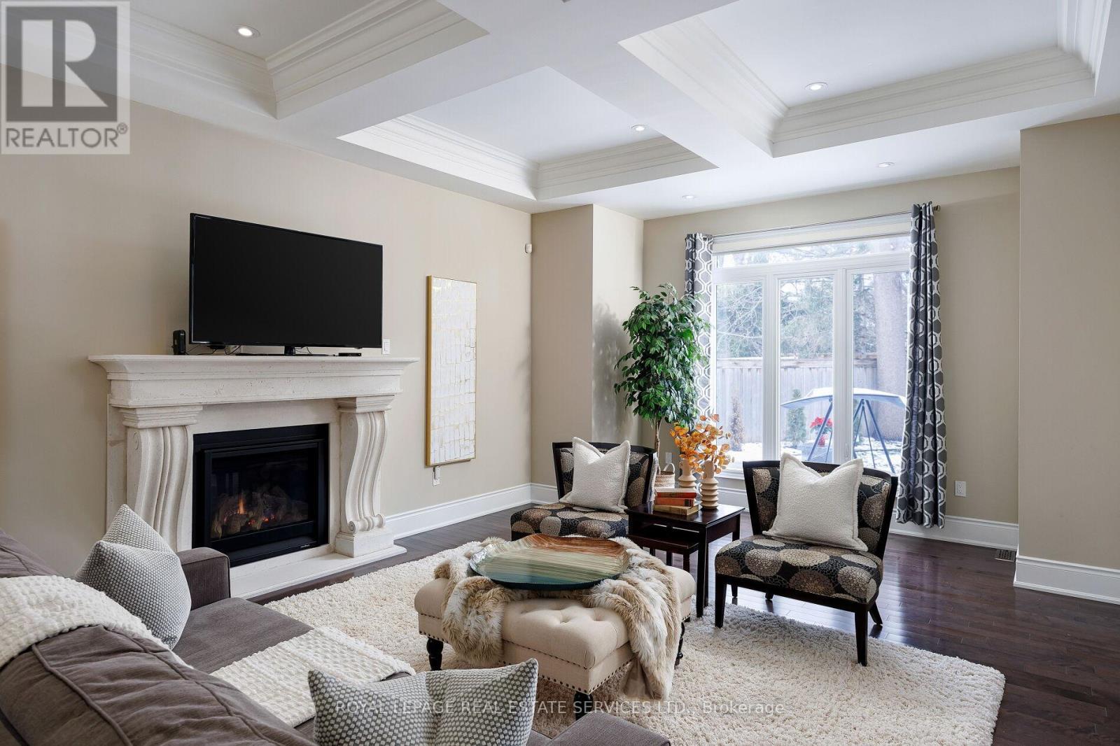 125 Paliser Court, Oakville, ON - Indoor Photo Showing Living Room With Fireplace