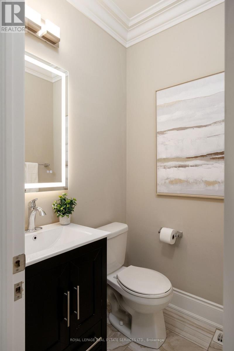125 Paliser Court, Oakville, ON - Indoor Photo Showing Bathroom