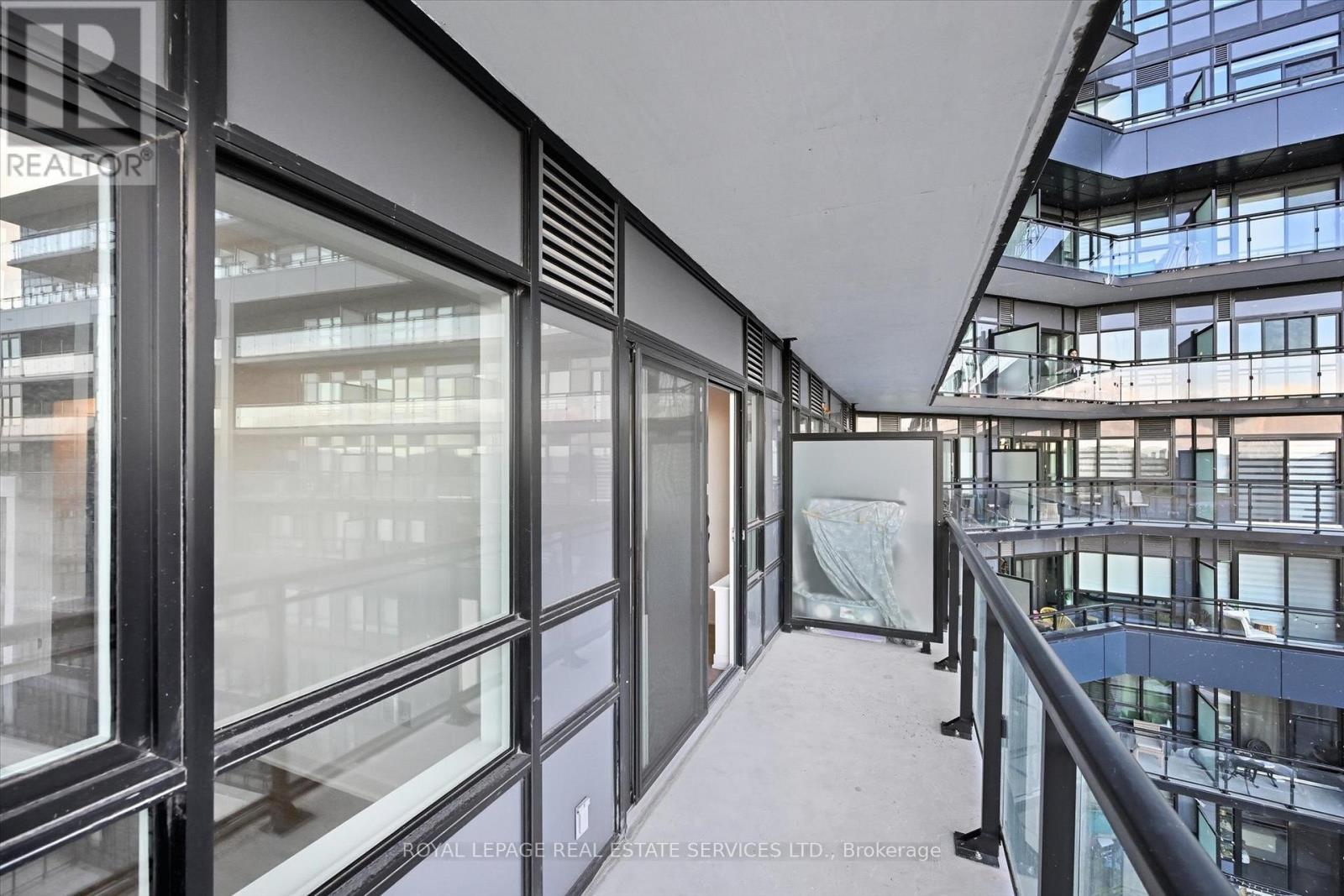 Private Balcony with Glass Panels - 603 - 395 Dundas Street W, Oakville, ON - Outdoor With Balcony With Exterior