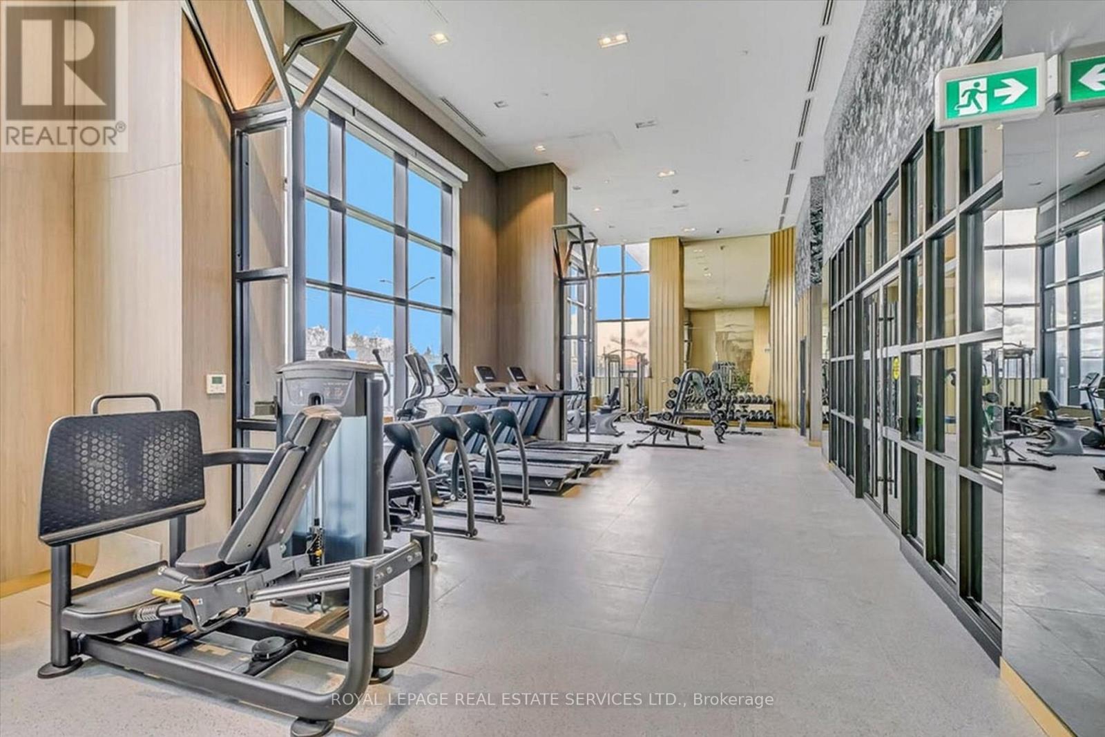 State-Of-The-Art Fitness Centre - 603 - 395 Dundas Street W, Oakville, ON - Indoor Photo Showing Gym Room