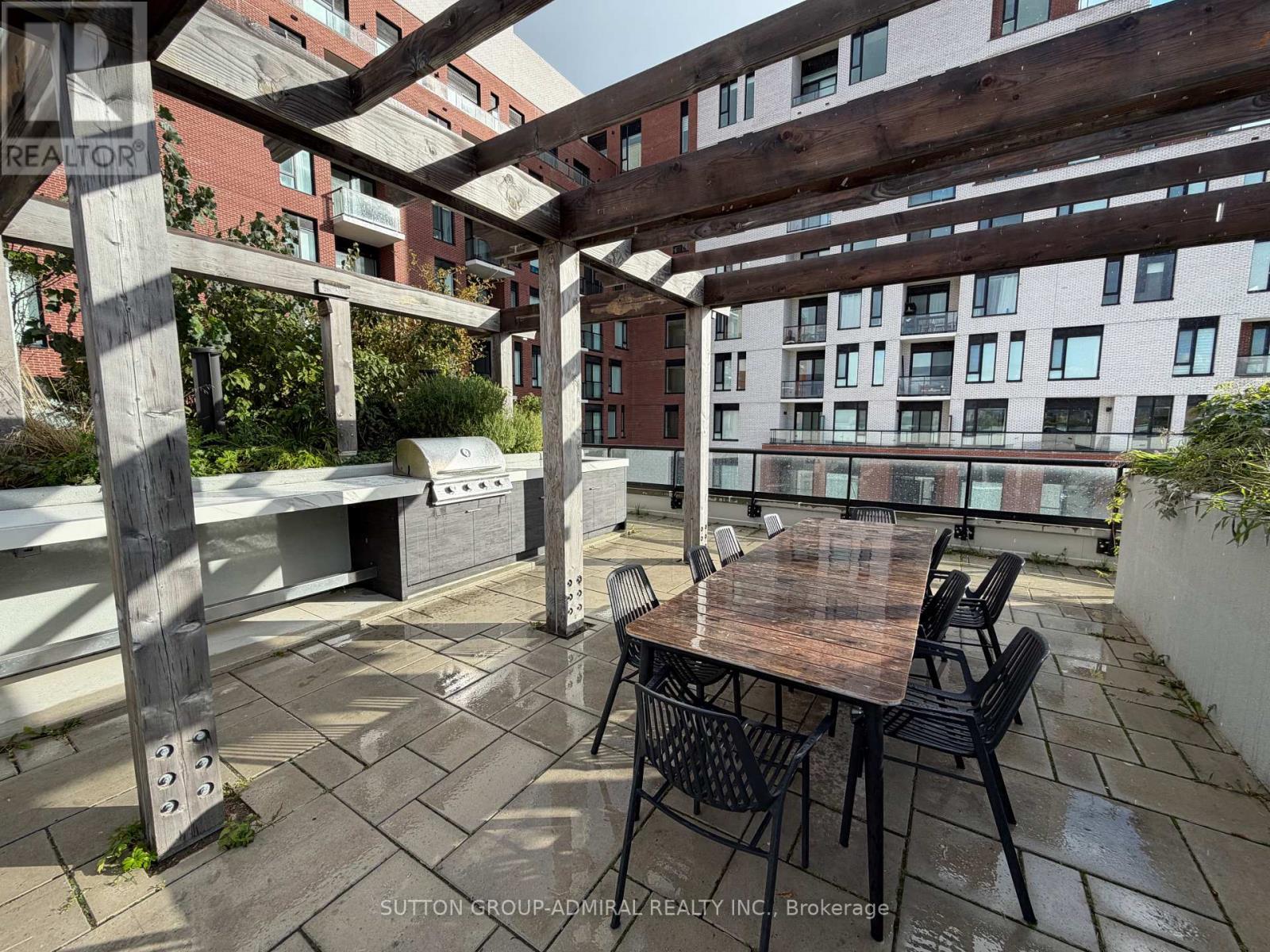 610 - 3100 Keele Street, Toronto, ON - Outdoor