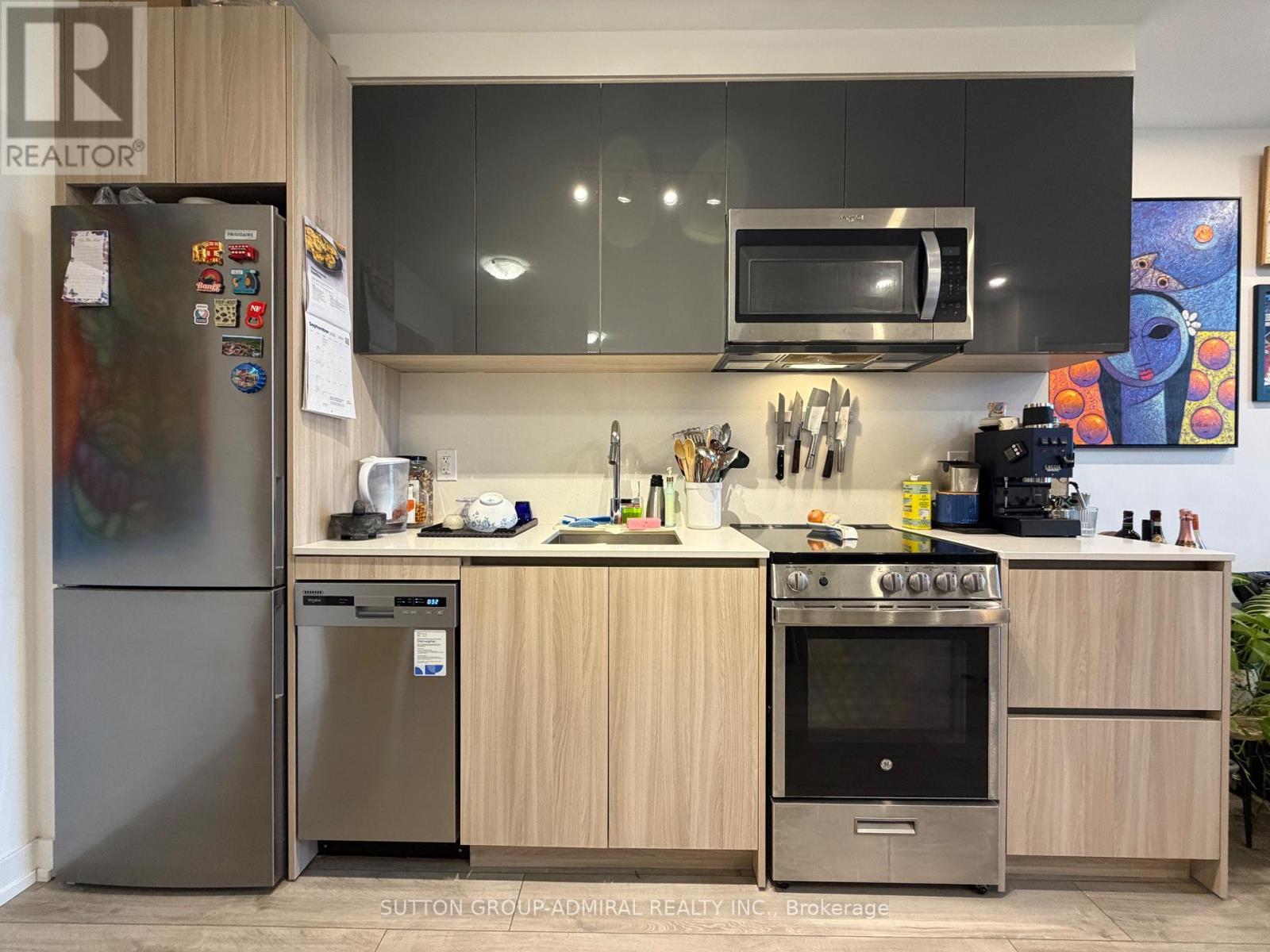 610 - 3100 Keele Street, Toronto, ON - Indoor Photo Showing Kitchen