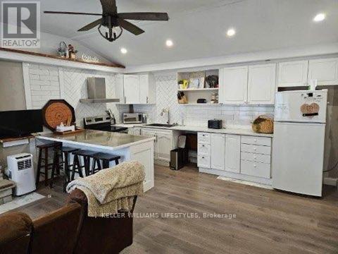 71454 Shoreline Drive, Bluewater (Hay), ON - Indoor Photo Showing Kitchen