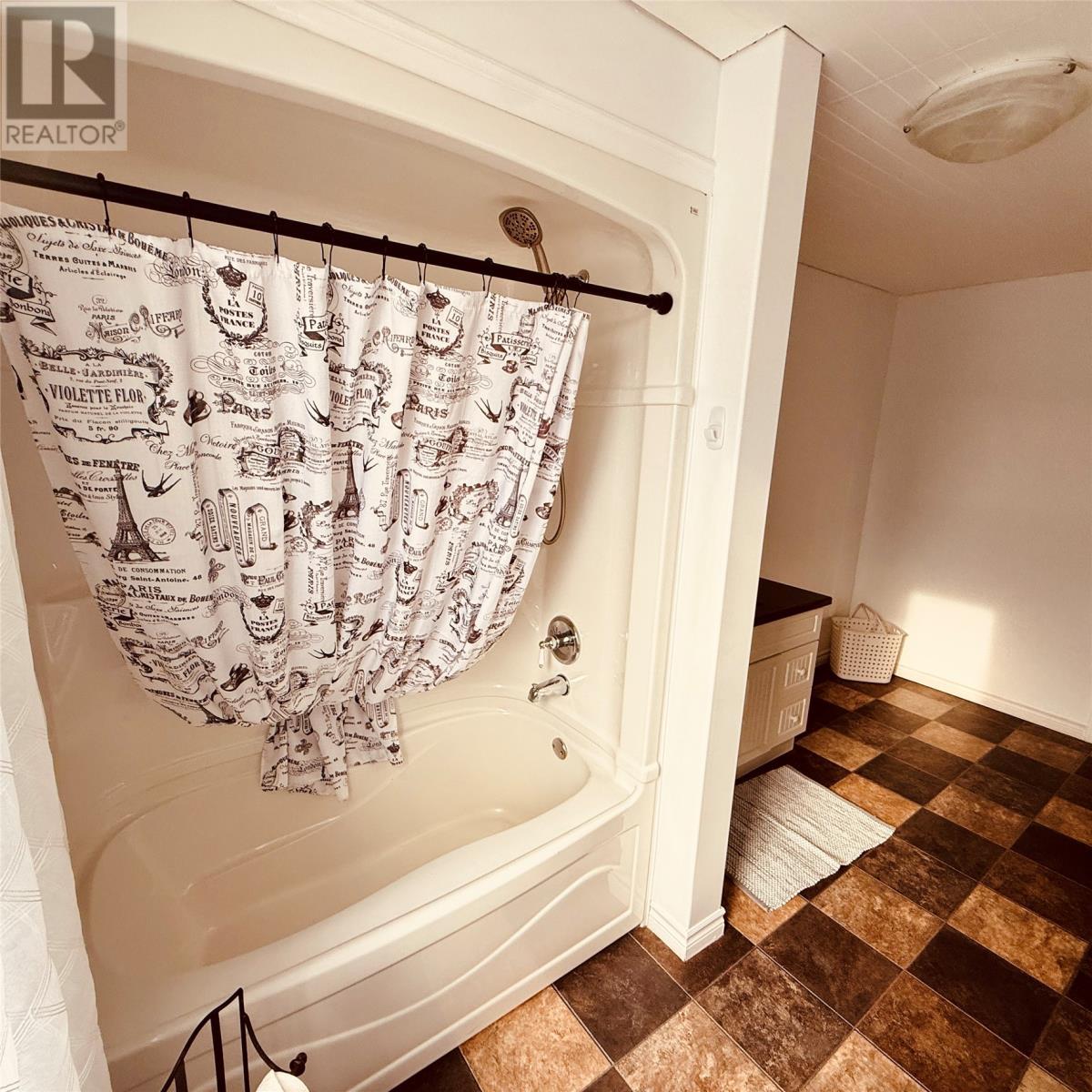 102 Main Street, Springdale, NL - Indoor Photo Showing Bathroom