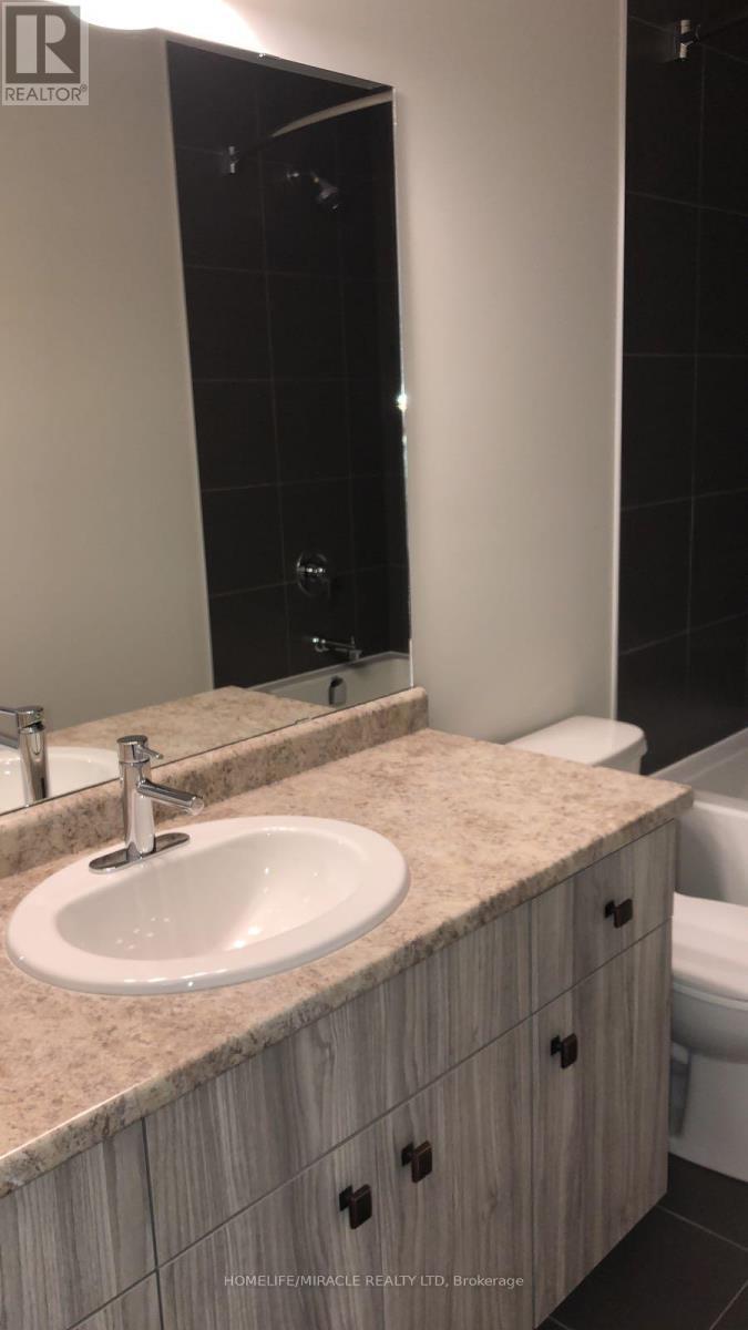 19 - 35 Midhurst Heights, Hamilton, ON - Indoor Photo Showing Bathroom