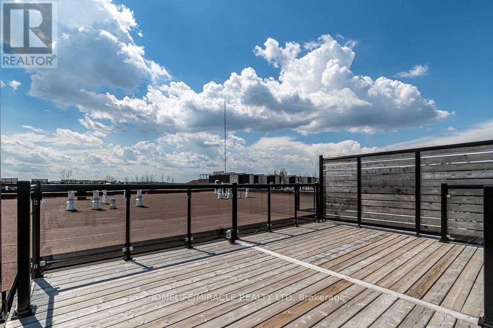 19 - 35 Midhurst Heights, Hamilton, ON - Outdoor With View