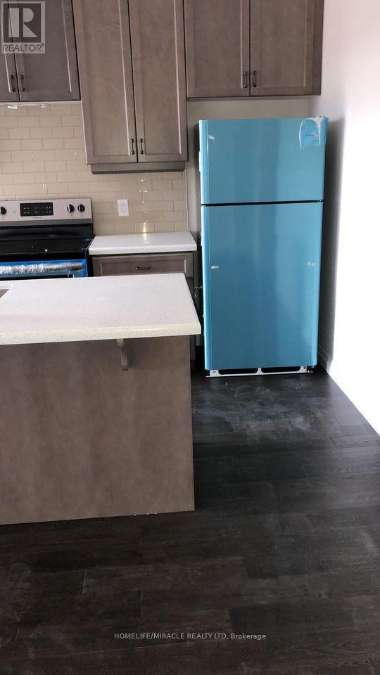 19 - 35 Midhurst Heights, Hamilton, ON - Indoor Photo Showing Kitchen