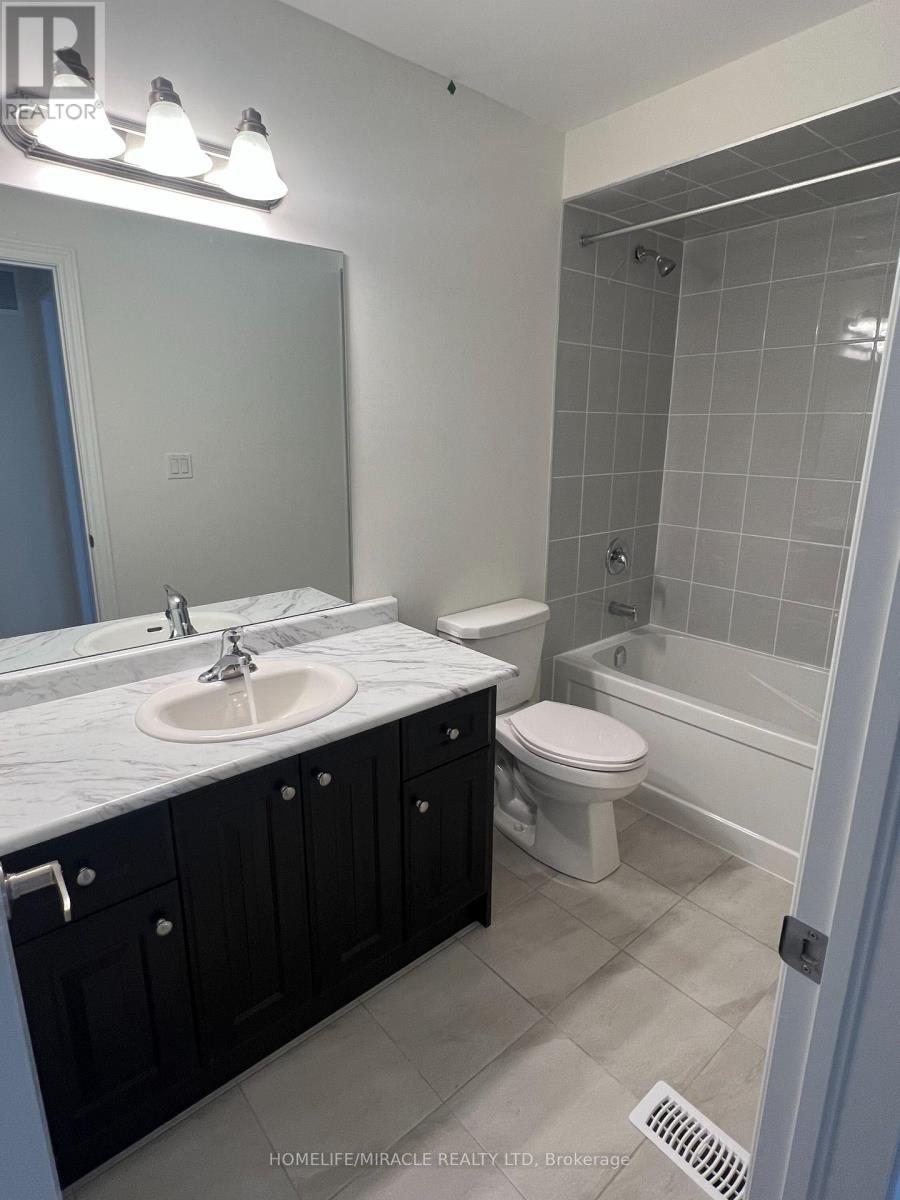 22 Beretta Street, Tillsonburg, ON - Indoor Photo Showing Bathroom