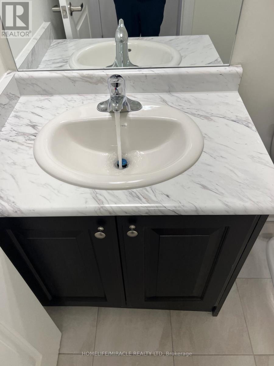 22 Beretta Street, Tillsonburg, ON - Indoor Photo Showing Bathroom