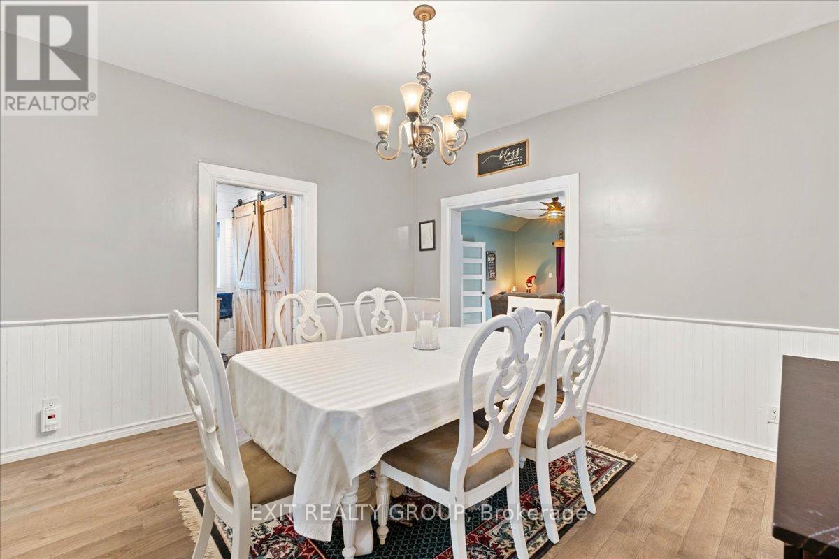 391 Thomas Street, Deseronto (Deseronto (Town)), ON - Indoor Photo Showing Dining Room