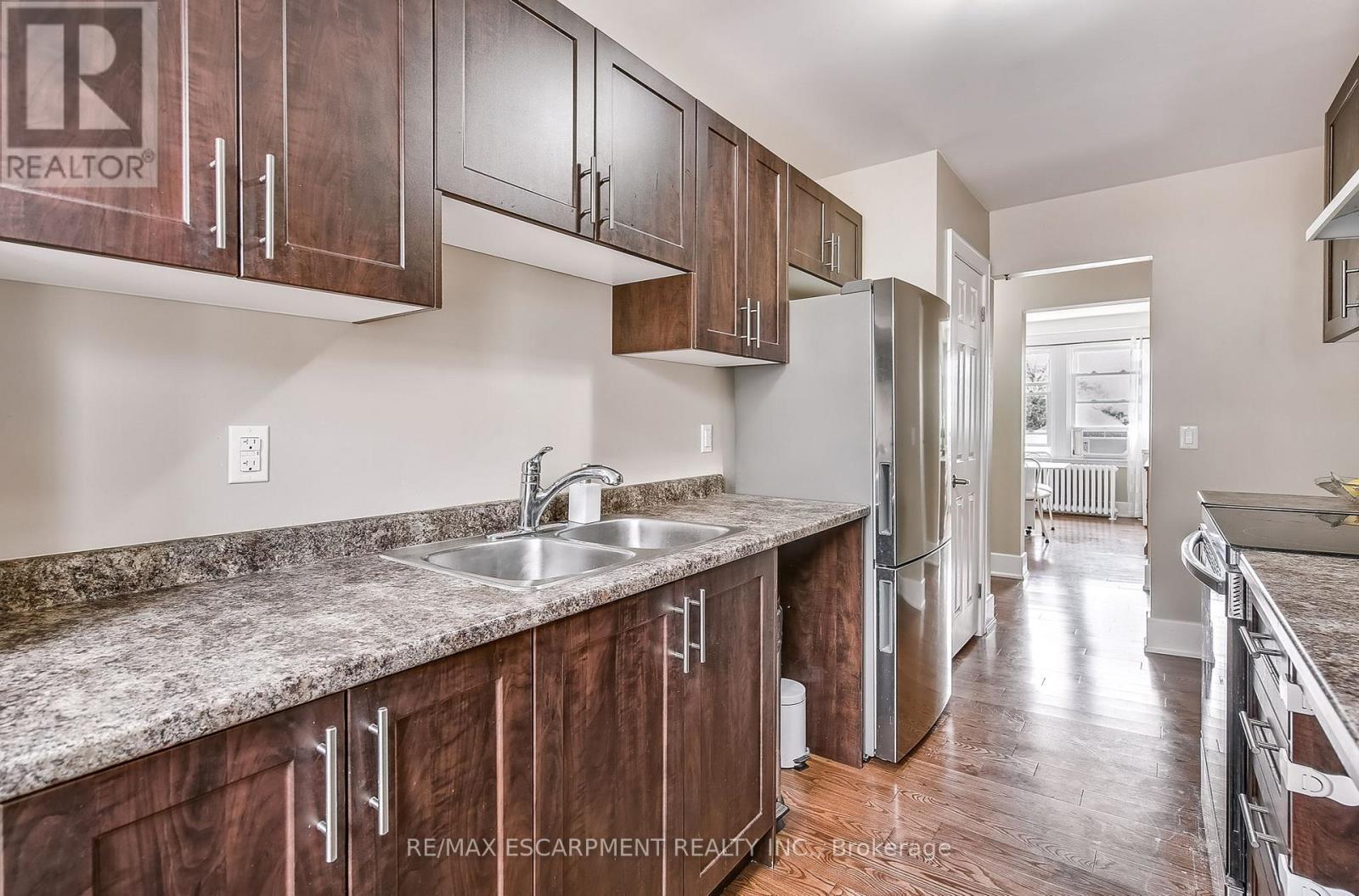 14 - 25 Mountwood Avenue, Hamilton, ON - Indoor Photo Showing Kitchen With Double Sink