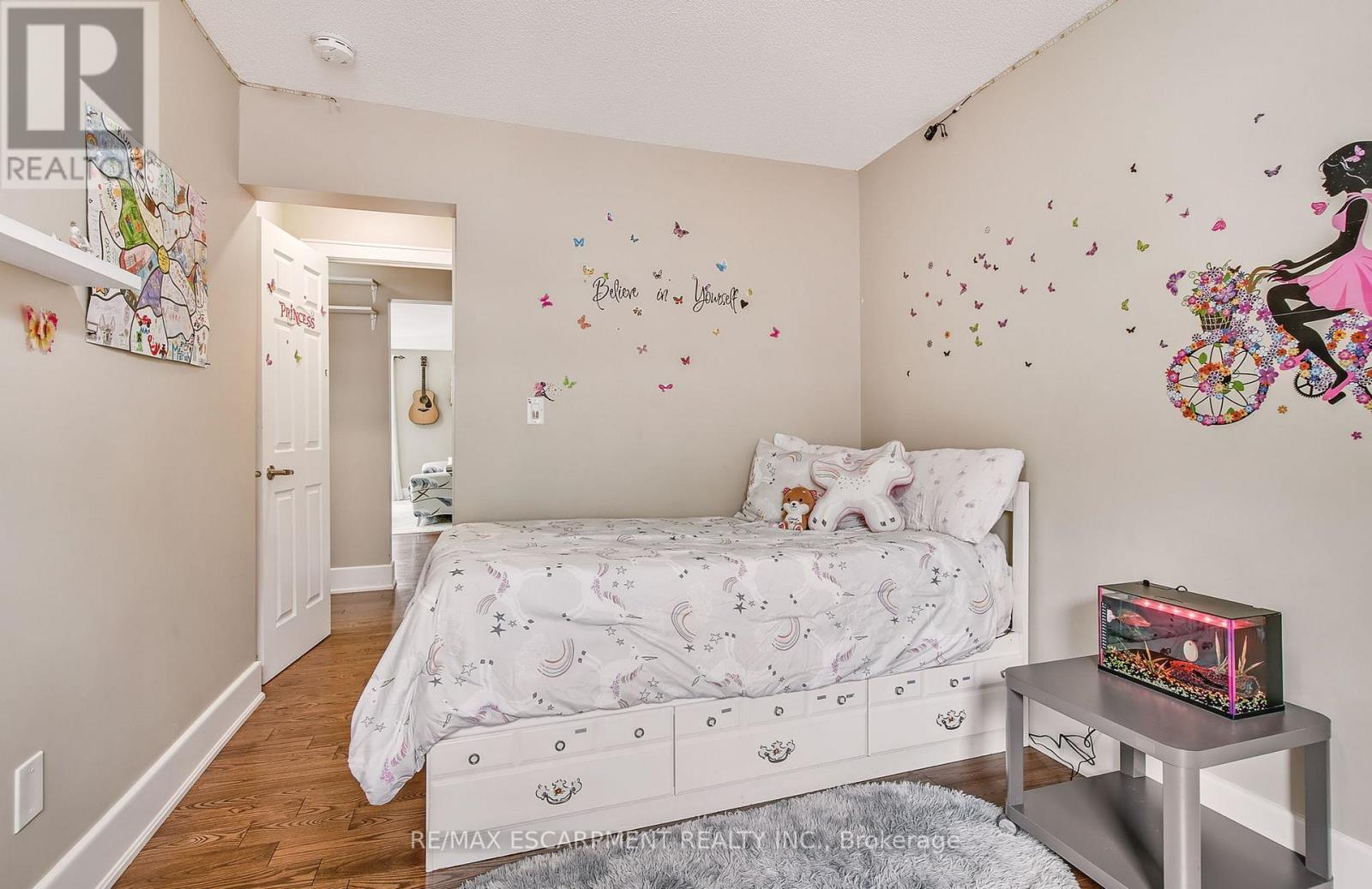 14 - 25 Mountwood Avenue, Hamilton, ON - Indoor Photo Showing Bedroom