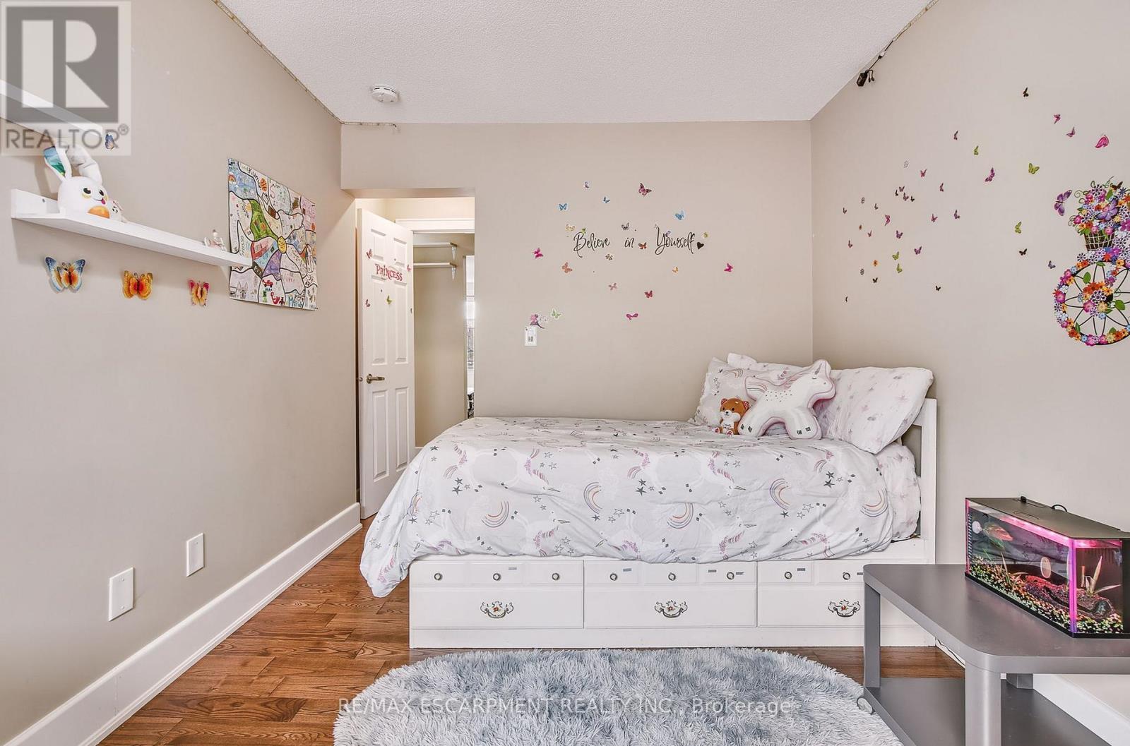 14 - 25 Mountwood Avenue, Hamilton, ON - Indoor Photo Showing Bedroom