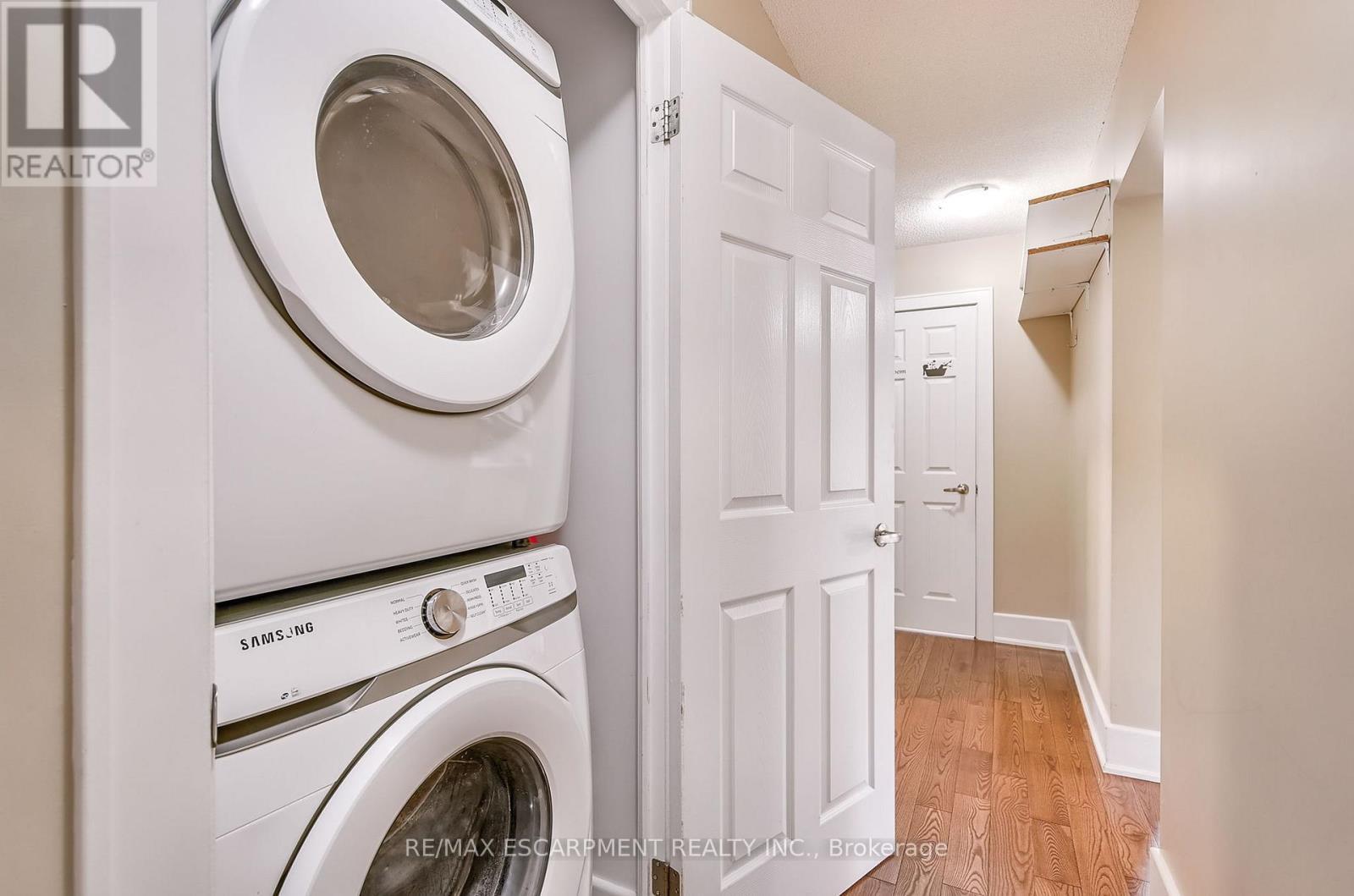 14 - 25 Mountwood Avenue, Hamilton, ON - Indoor Photo Showing Laundry Room