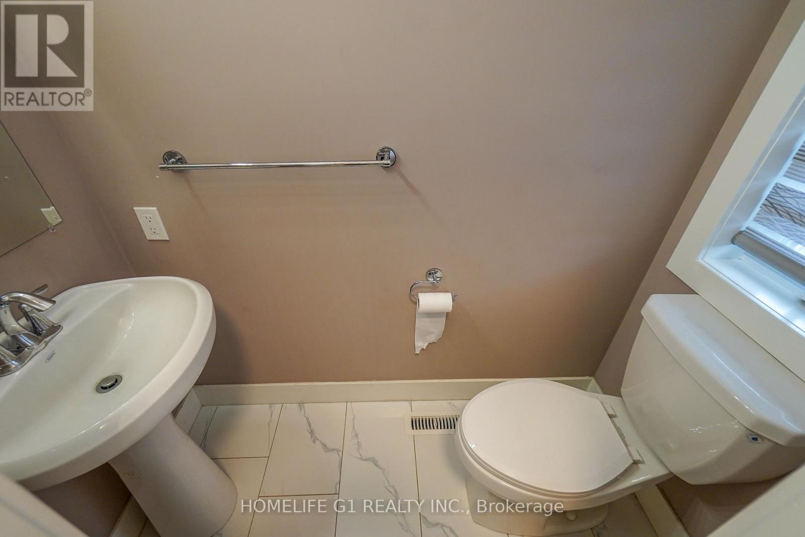 2621 Holbrook Drive, London South, ON - Indoor Photo Showing Bathroom
