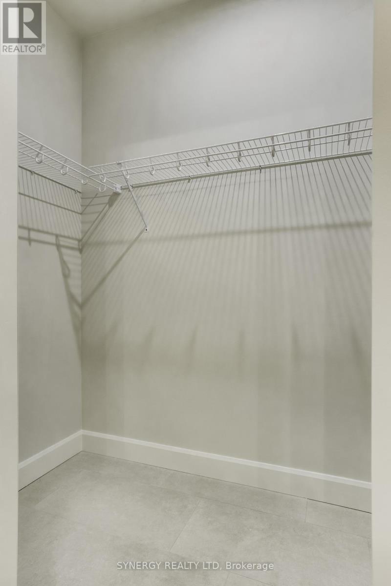 7 Haddon Lane, Strathroy-Caradoc (Nw), ON - Indoor With Storage