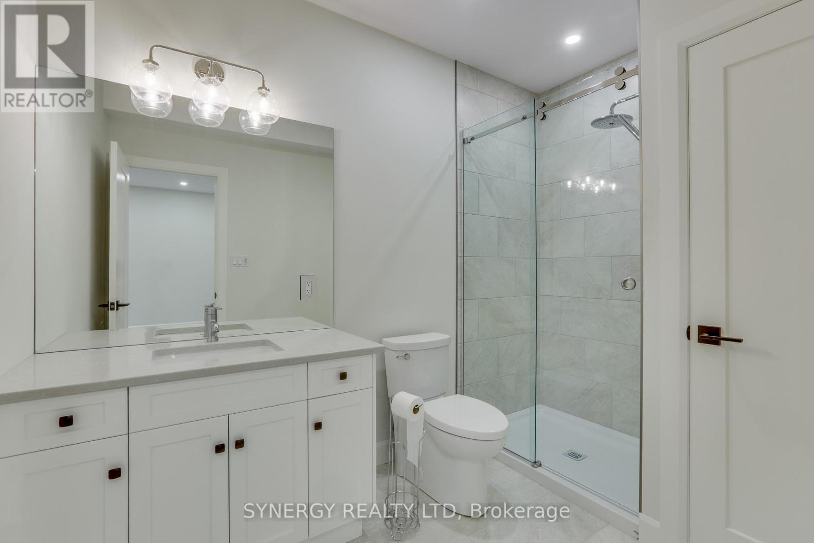 7 Haddon Lane, Strathroy-Caradoc (Nw), ON - Indoor Photo Showing Bathroom