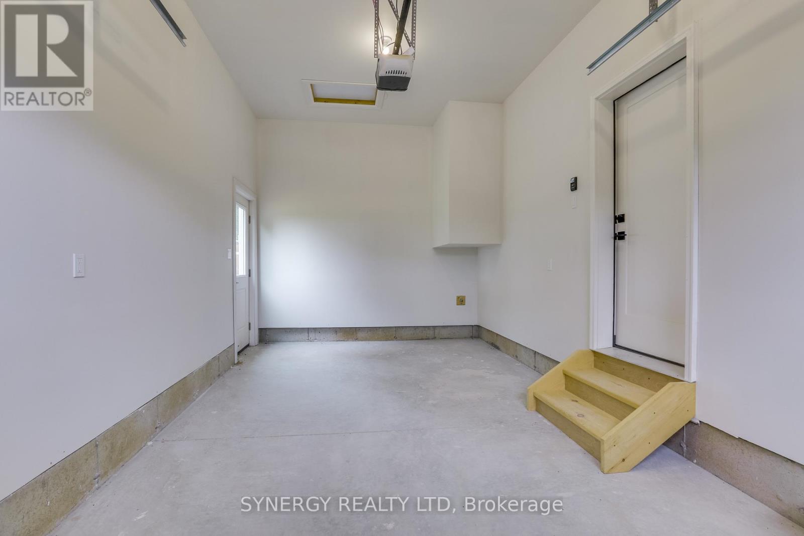 7 Haddon Lane, Strathroy-Caradoc (Nw), ON - Indoor Photo Showing Other Room