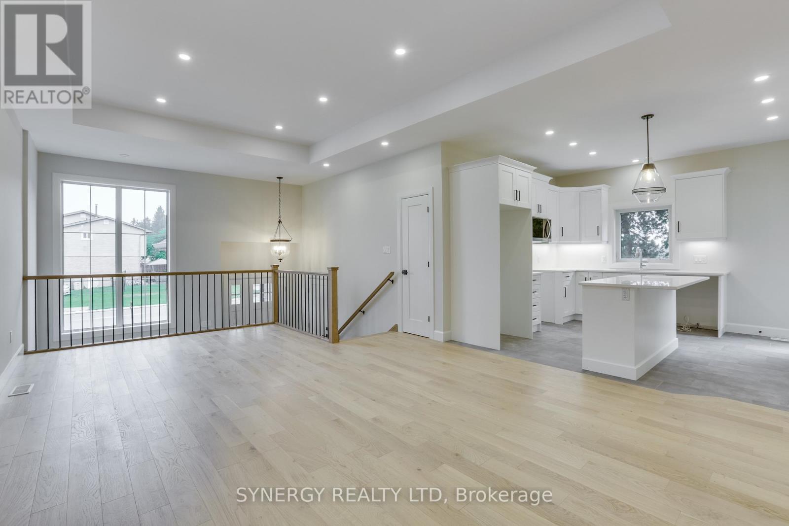 7 Haddon Lane, Strathroy-Caradoc (Nw), ON - Indoor