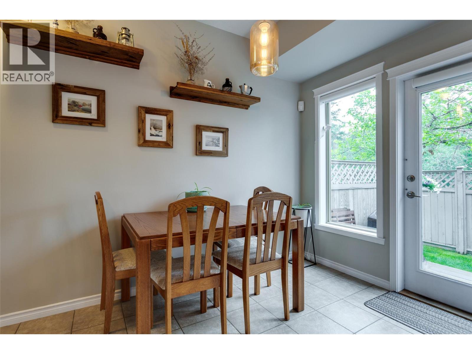 1798 Olympus Way Unit# 15, West Kelowna, BC - Indoor Photo Showing Dining Room