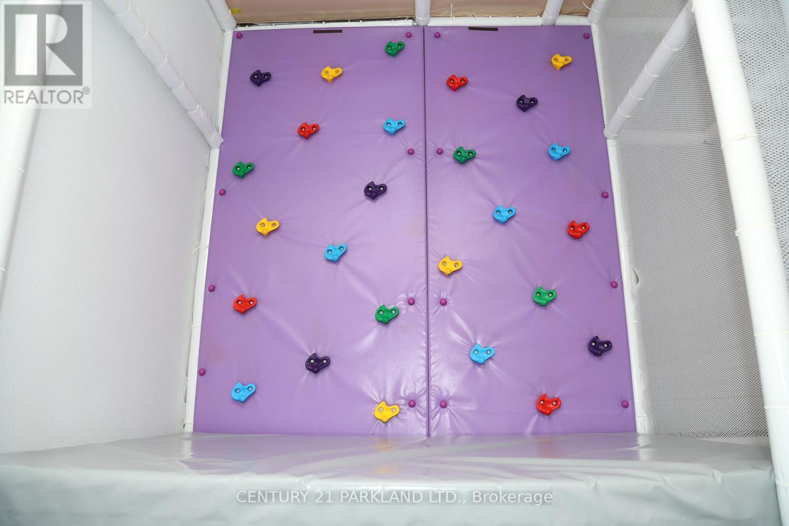 J2 - 43 First Commerce Drive, Aurora, ON