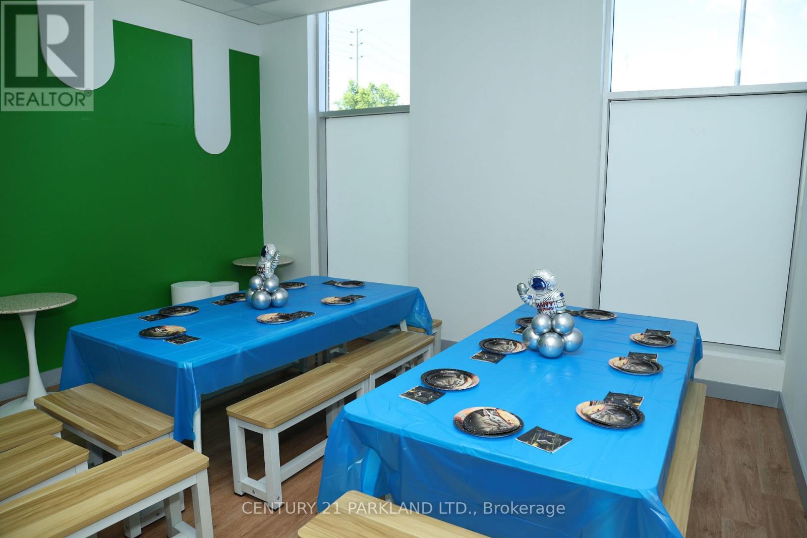 J2 - 43 First Commerce Drive, Aurora, ON