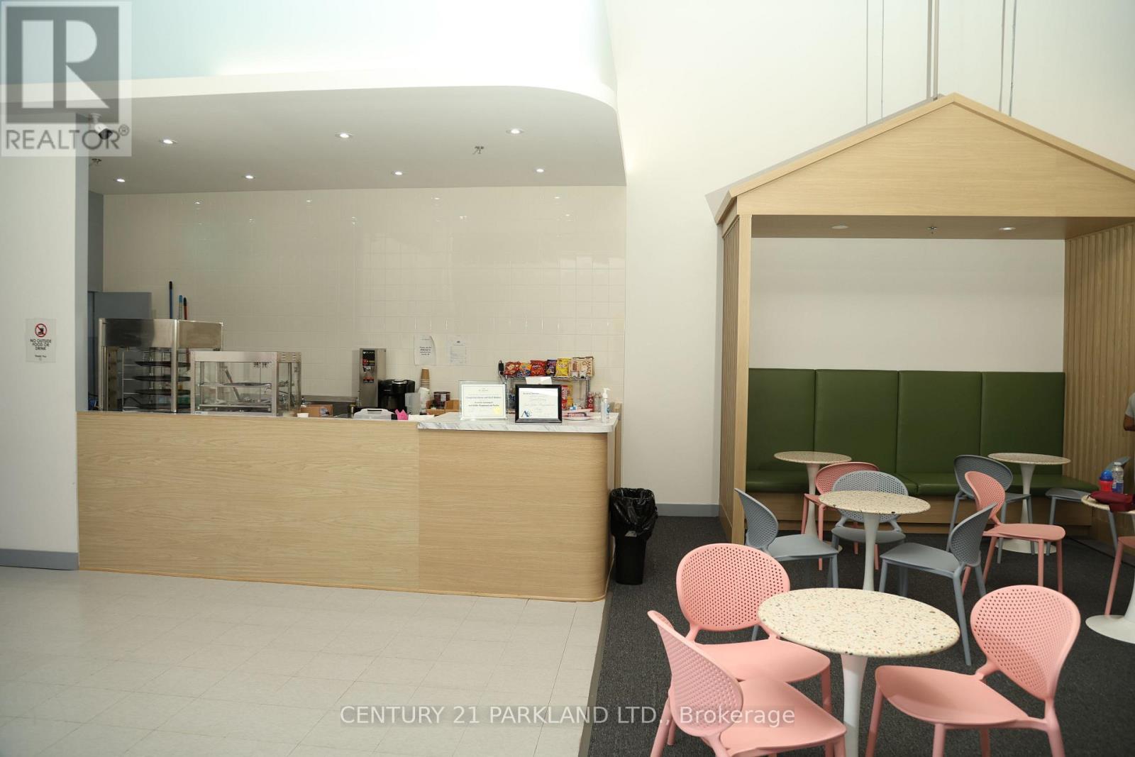 J2 - 43 First Commerce Drive, Aurora, ON