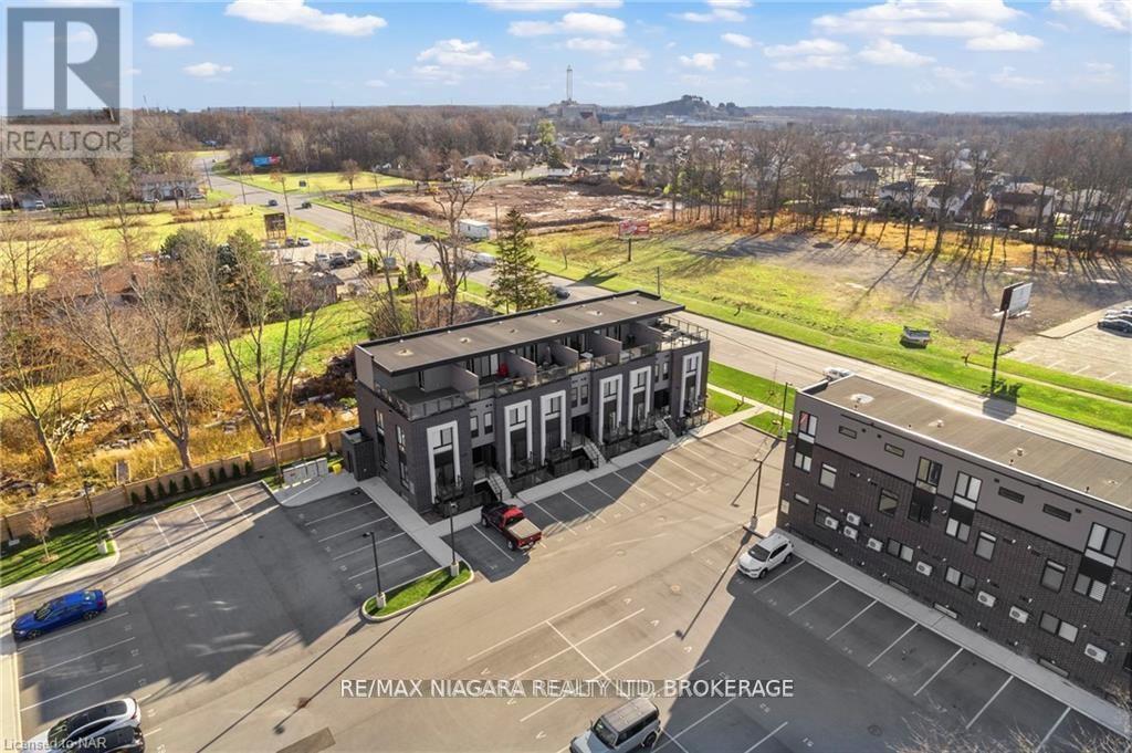 115 - 6065 Mcleod Road, Niagara Falls (Arad/Fallsview), ON - Outdoor With View