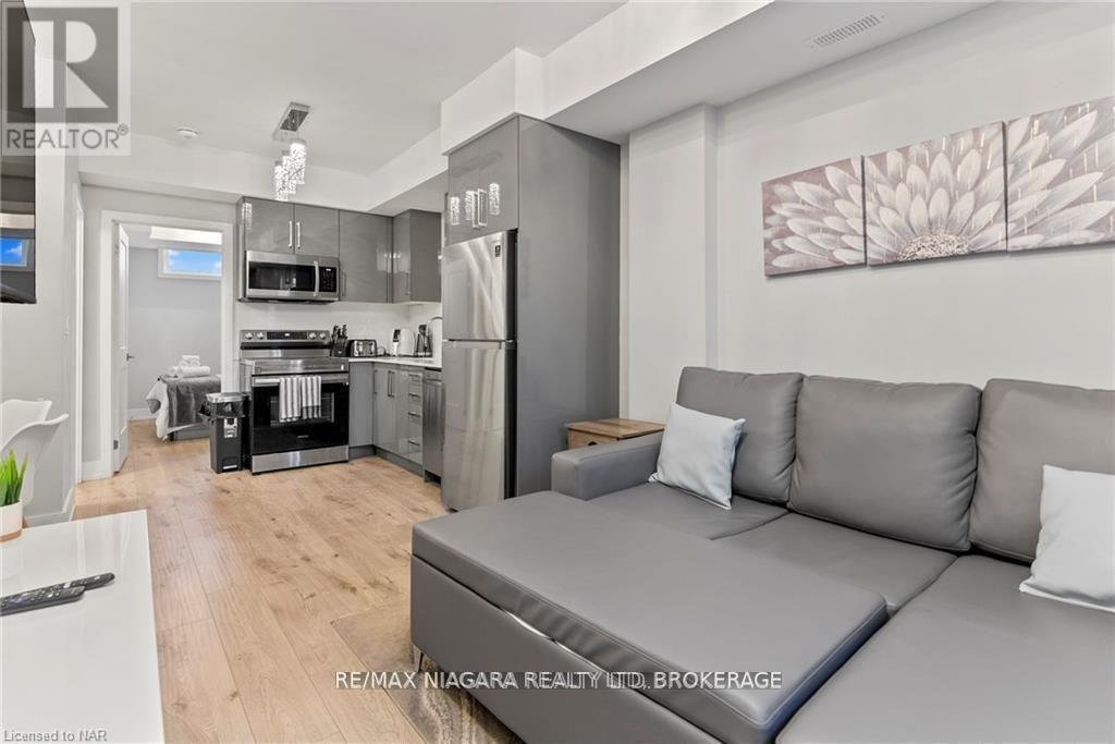 115 - 6065 Mcleod Road, Niagara Falls (Arad/Fallsview), ON - Indoor