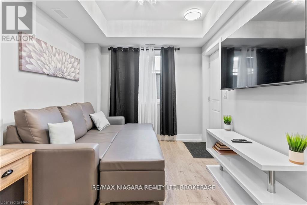 115 - 6065 Mcleod Road, Niagara Falls (Arad/Fallsview), ON - Indoor Photo Showing Other Room