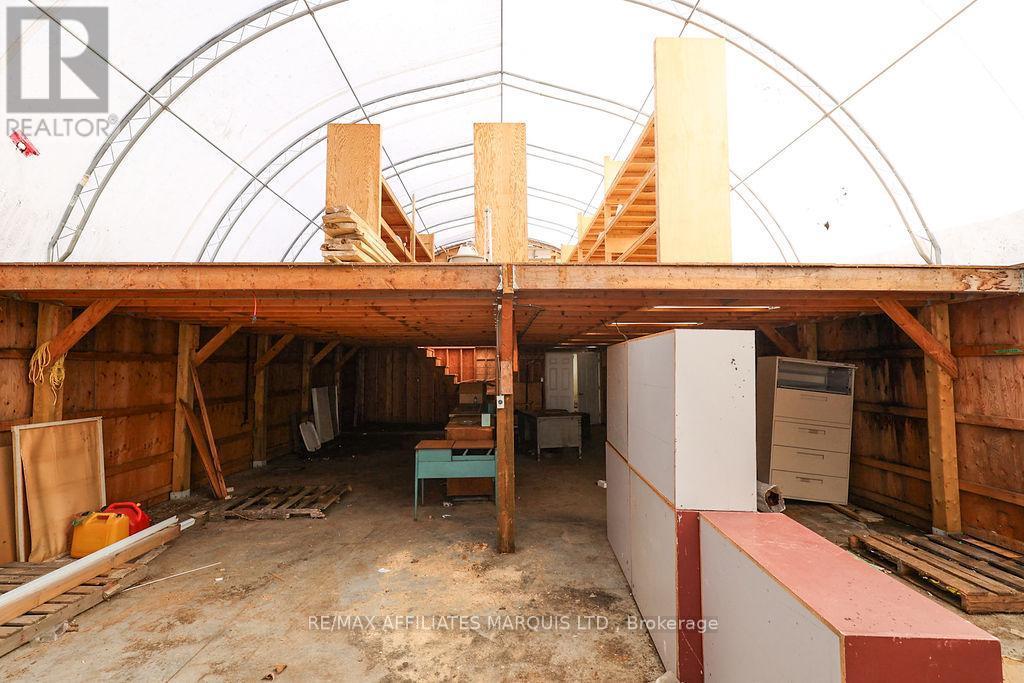 Showing loft in coverall 1 - 21259 Conc 8 Road, South Glengarry, ON