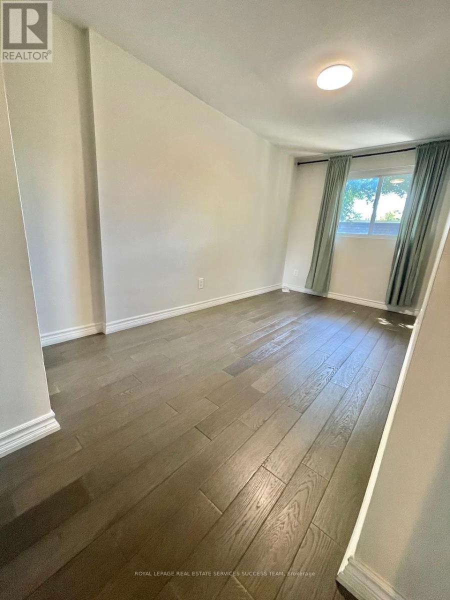 17 Curly Vineway N, Toronto, ON - Indoor Photo Showing Other Room