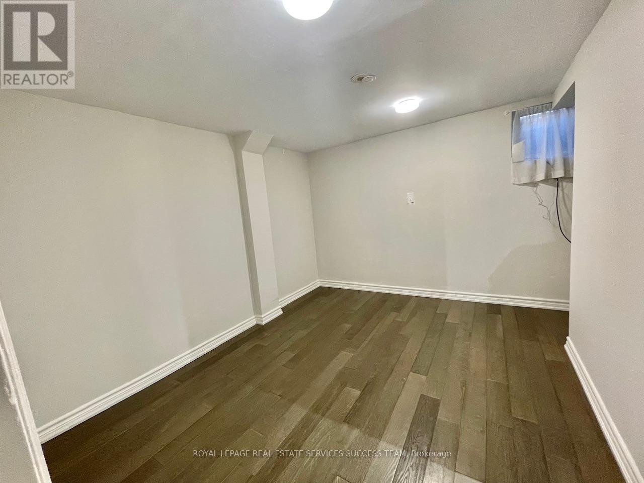 17 Curly Vineway N, Toronto, ON - Indoor Photo Showing Other Room