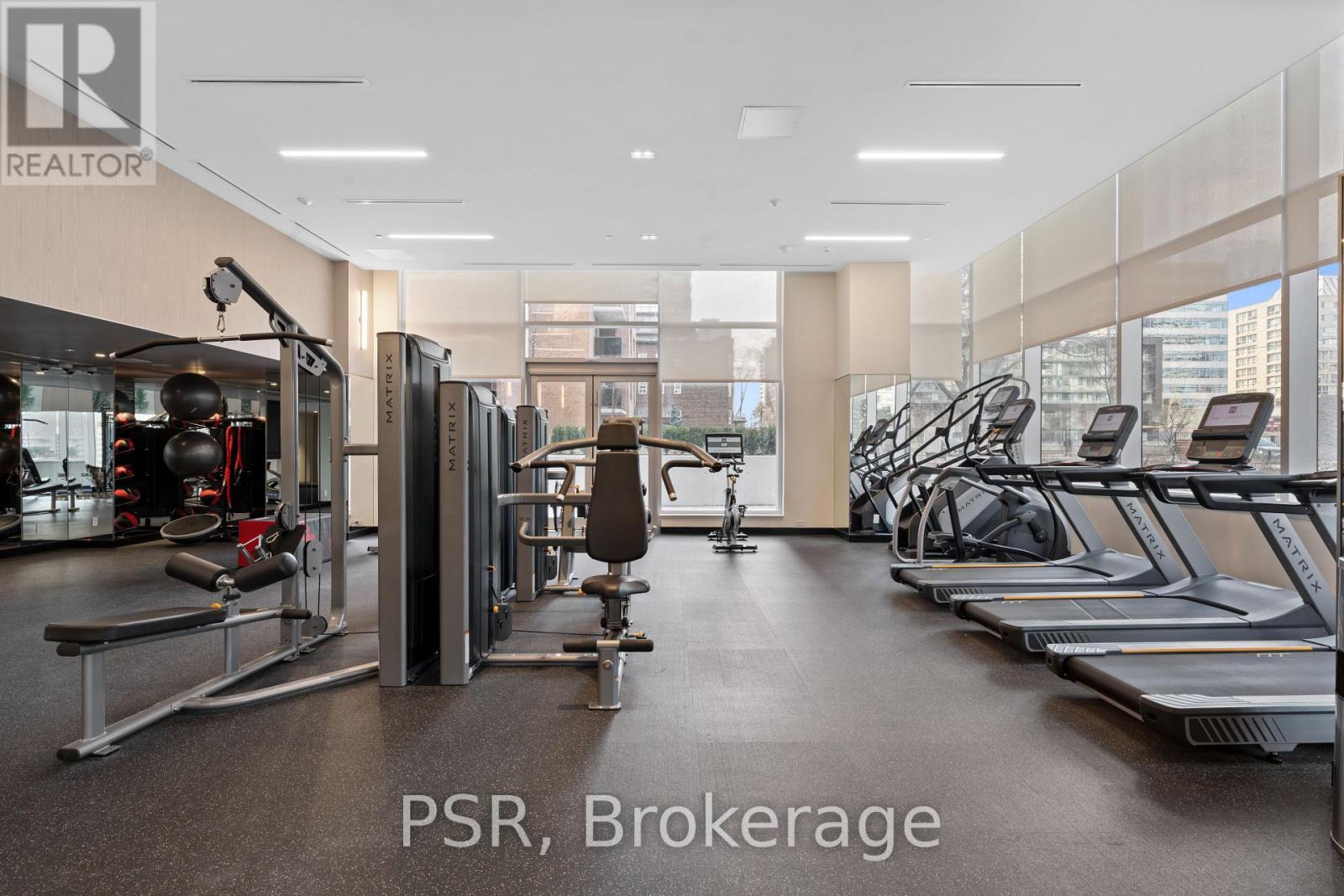 2209 - 101 Roehampton Avenue, Toronto, ON - Indoor Photo Showing Gym Room