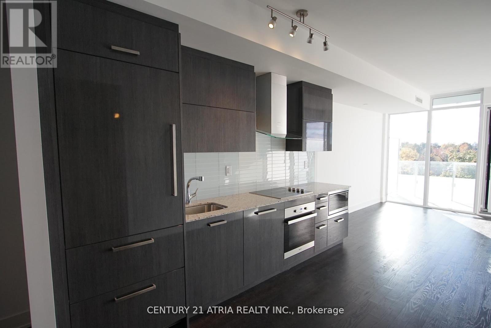 816 - 3018 Yonge Street, Toronto, ON - Indoor Photo Showing Kitchen With Upgraded Kitchen