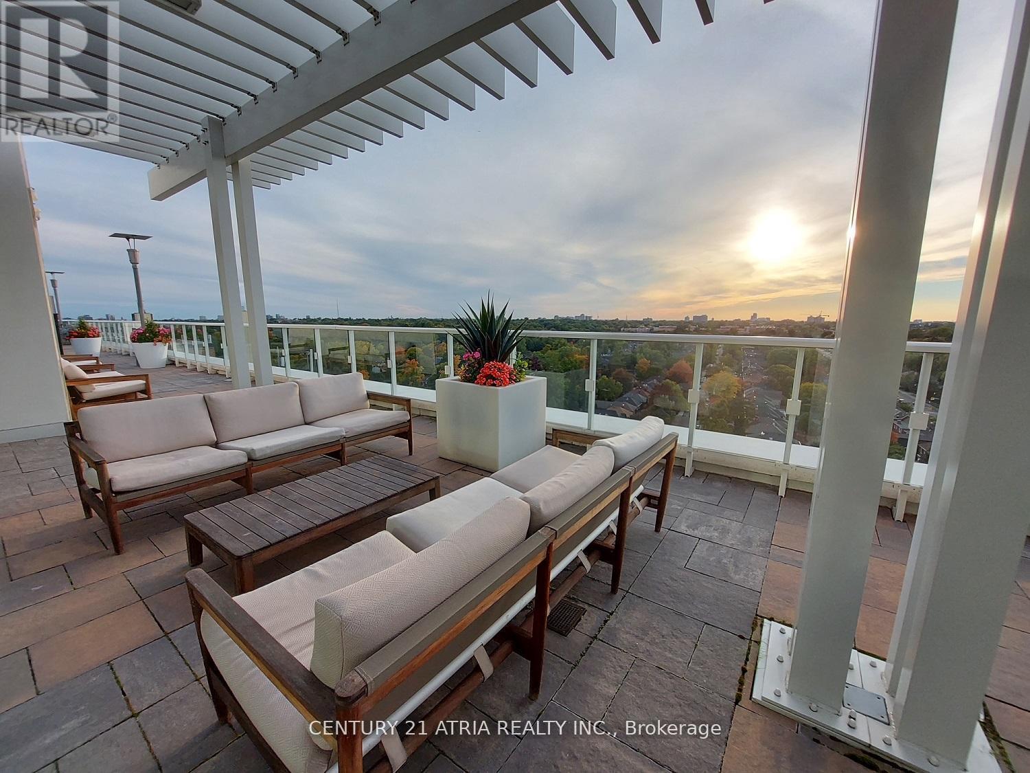 816 - 3018 Yonge Street, Toronto, ON - With View With Exterior