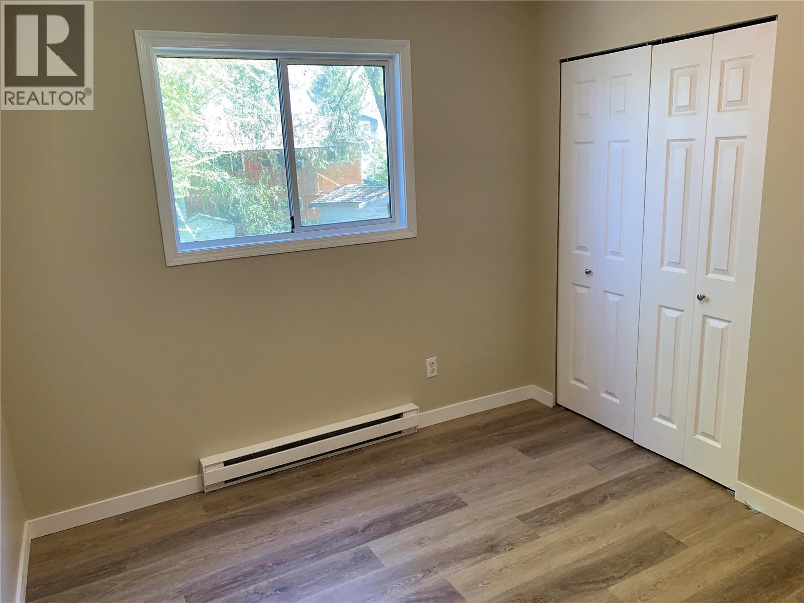 1425 Highland Drive S, Kelowna, BC - Indoor Photo Showing Other Room