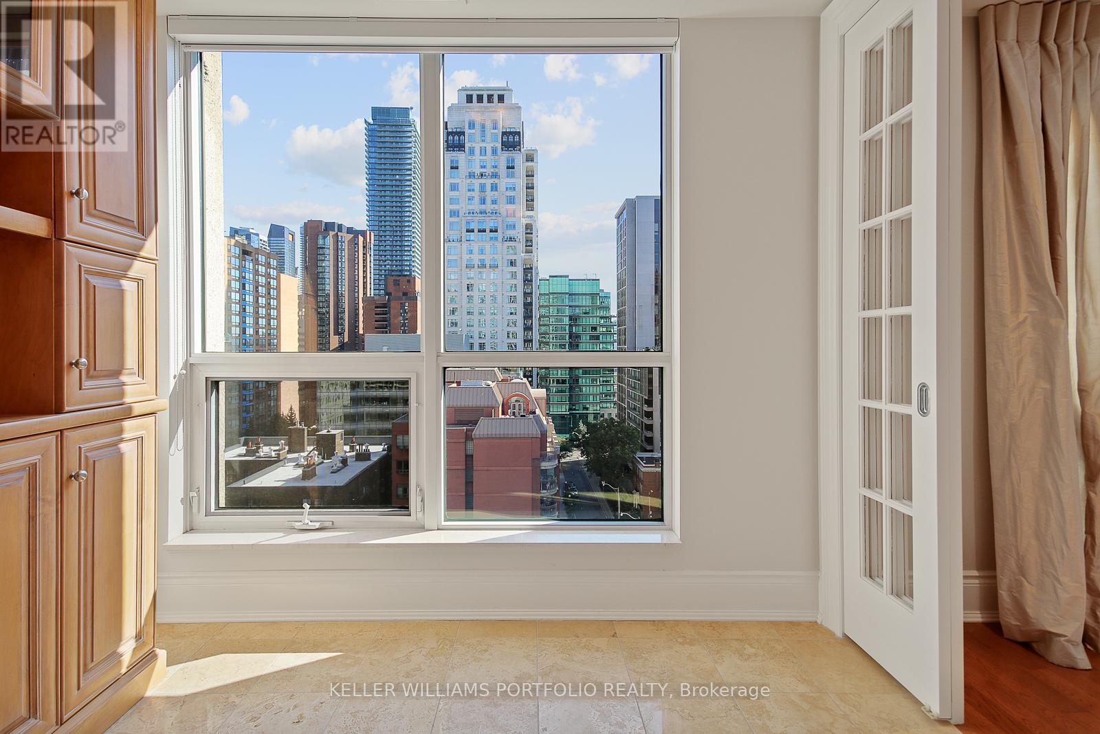 1003 - 10 Bellair Street, Toronto, ON - Indoor Photo Showing Other Room