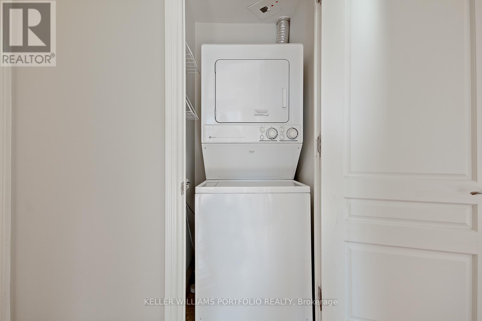 1003 - 10 Bellair Street, Toronto, ON - Indoor Photo Showing Laundry Room
