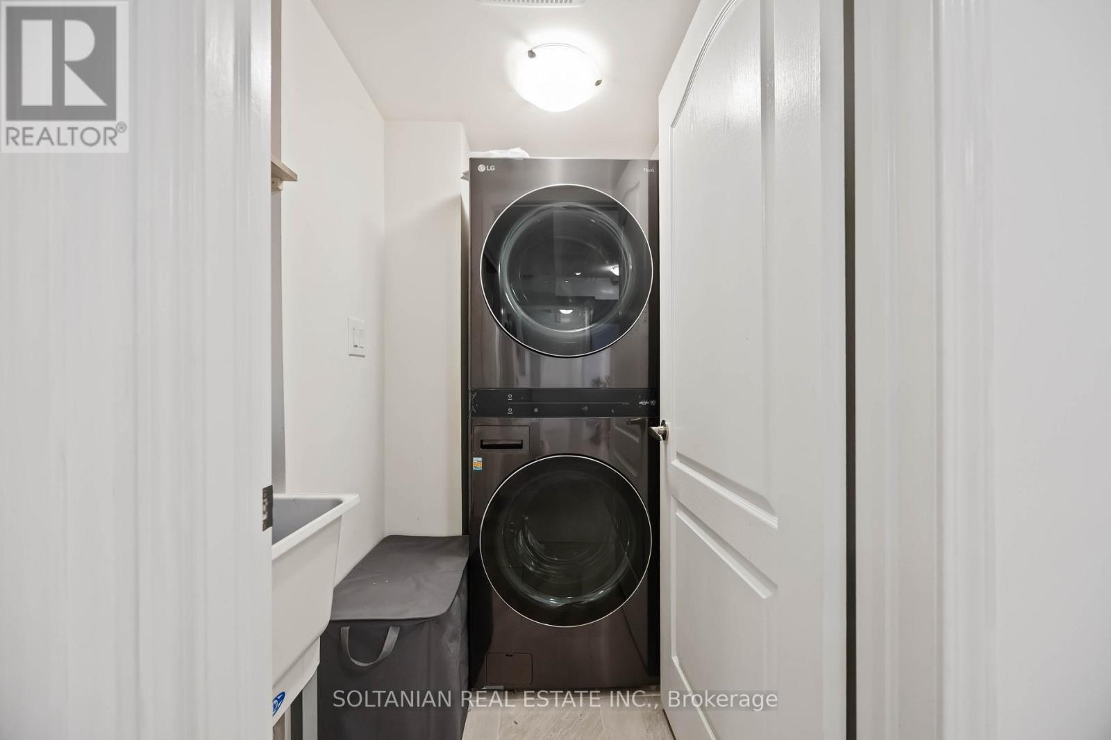 1103 Silk Street, Pickering, ON - Indoor Photo Showing Laundry Room