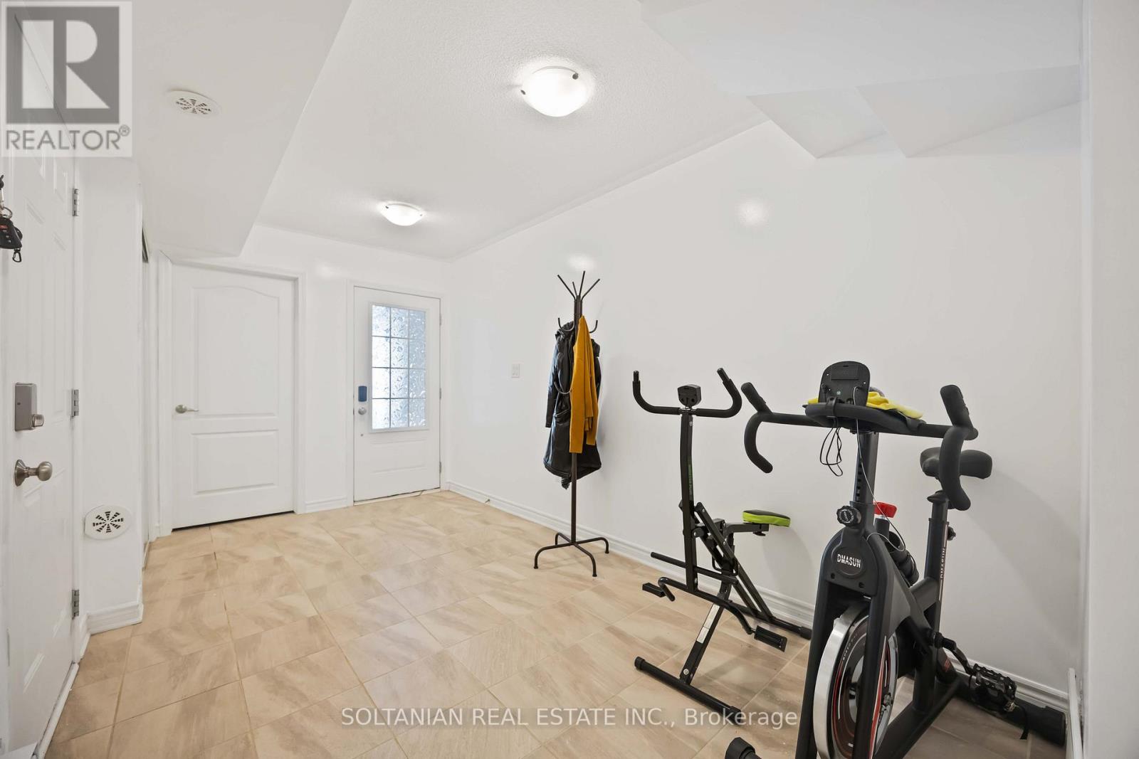1103 Silk Street, Pickering, ON - Indoor Photo Showing Gym Room