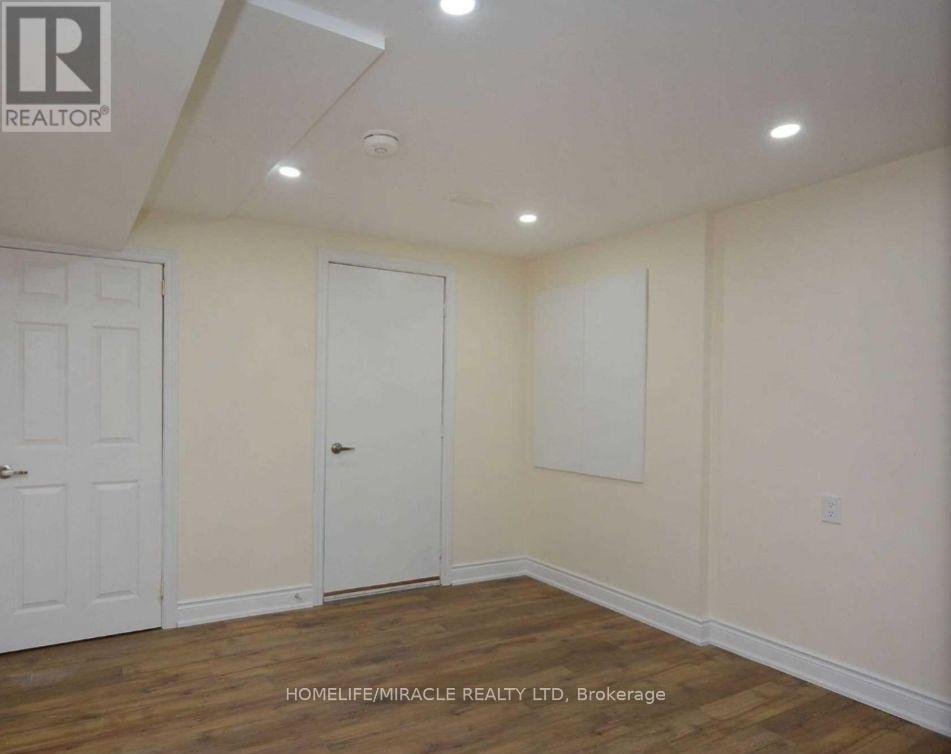 Bsmt - 833 Mays Crescent, Mississauga, ON - Indoor Photo Showing Other Room