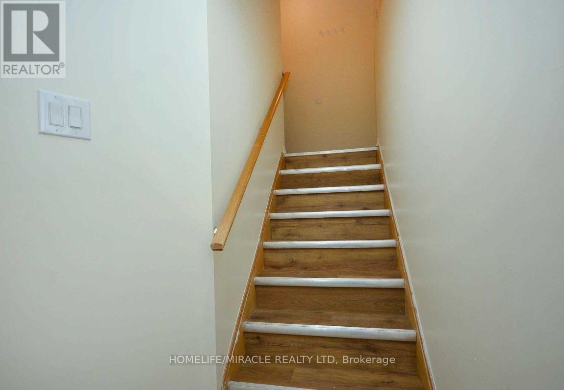 Bsmt - 833 Mays Crescent, Mississauga, ON - Indoor Photo Showing Other Room