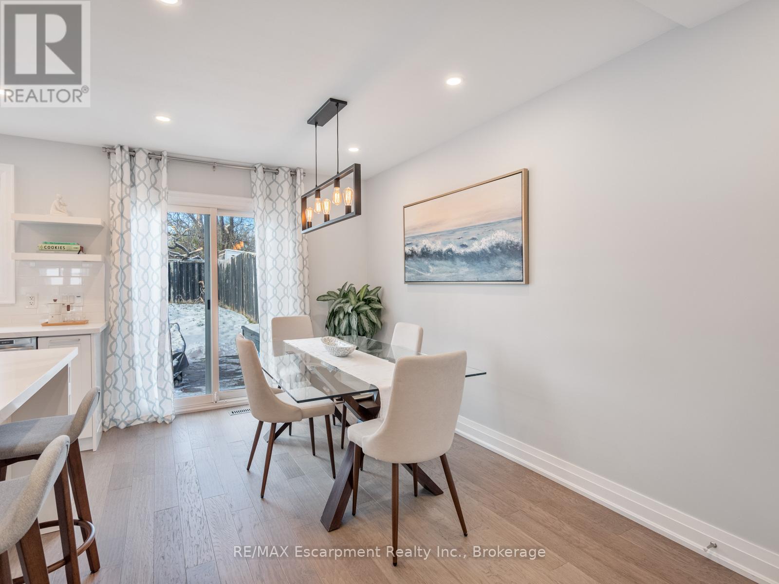 143 Chalfield Lane, Mississauga (Rathwood), ON - Indoor Photo Showing Dining Room