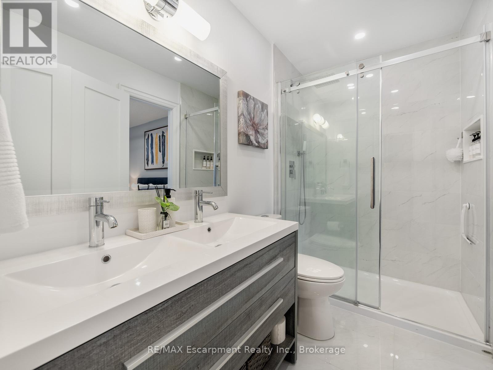 Main Bath - 143 Chalfield Lane, Mississauga (Rathwood), ON - Indoor Photo Showing Bathroom