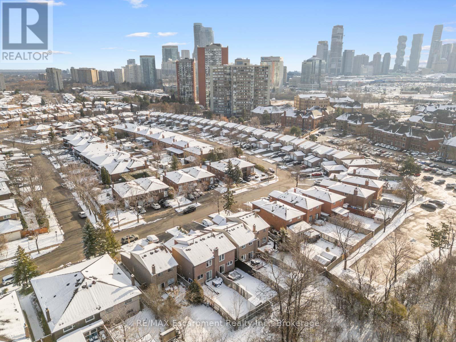 143 Chalfield Lane, Mississauga (Rathwood), ON - Outdoor With View