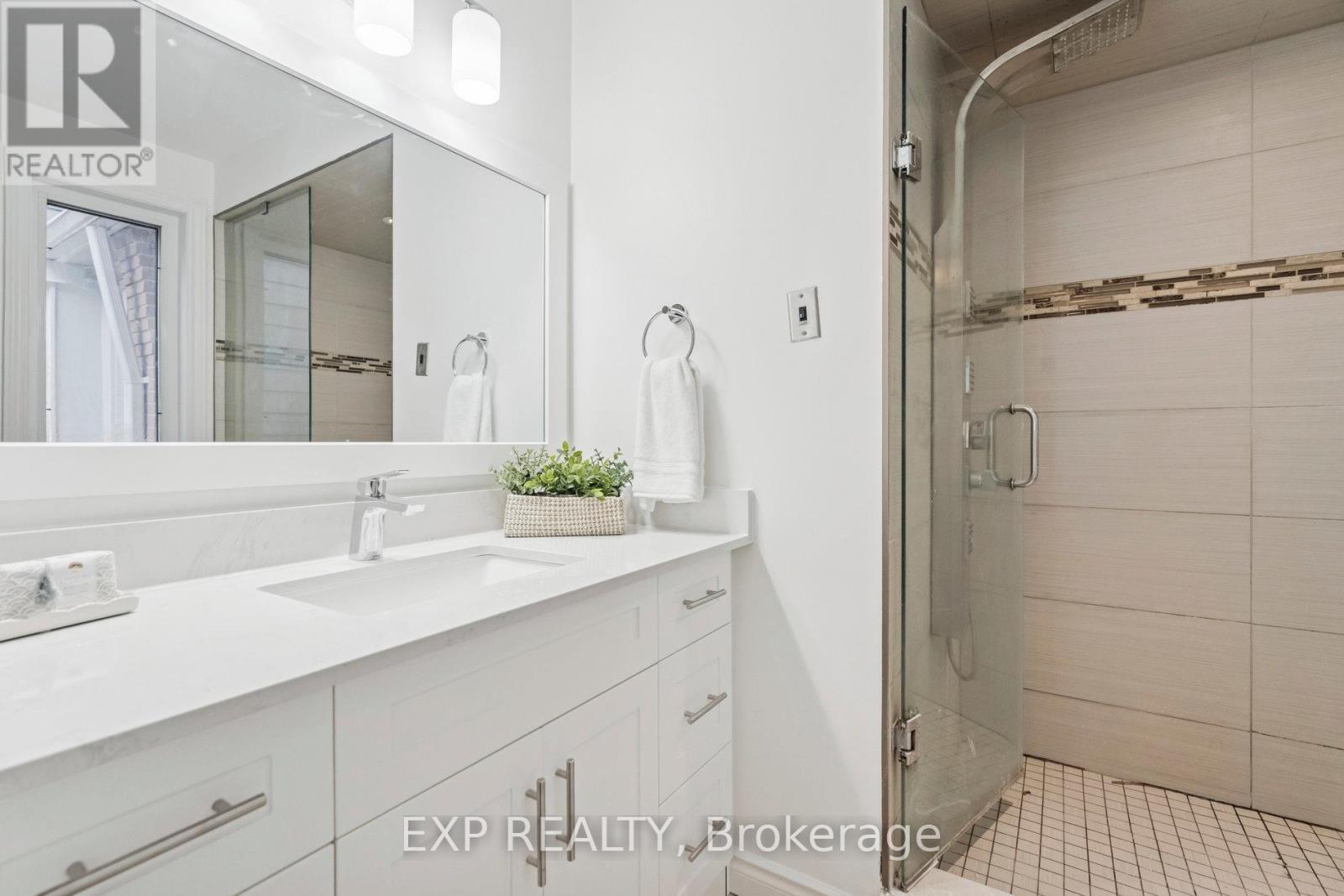 29 - 2205 South Millway, Mississauga, ON - Indoor Photo Showing Bathroom