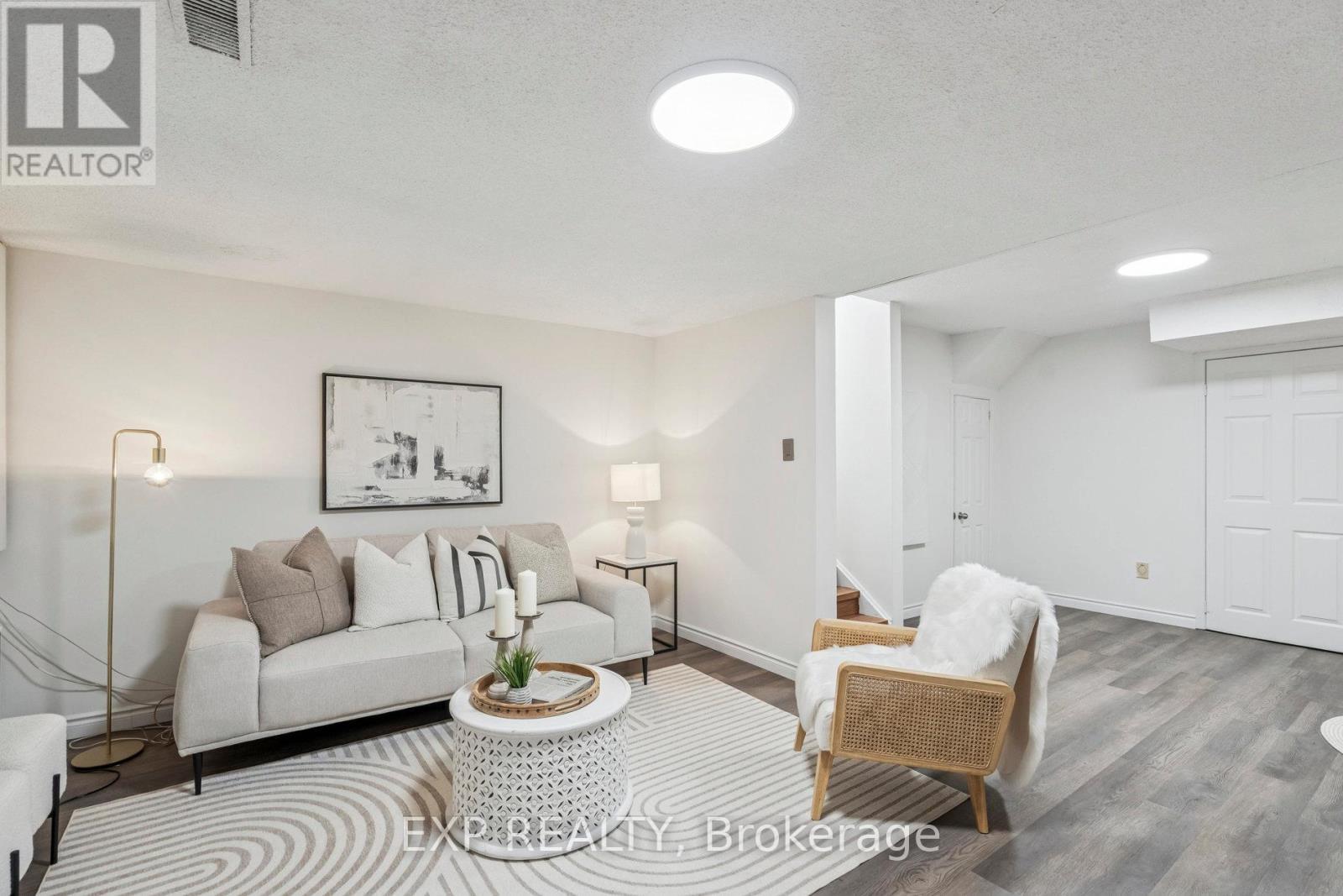 29 - 2205 South Millway, Mississauga, ON - Indoor Photo Showing Living Room