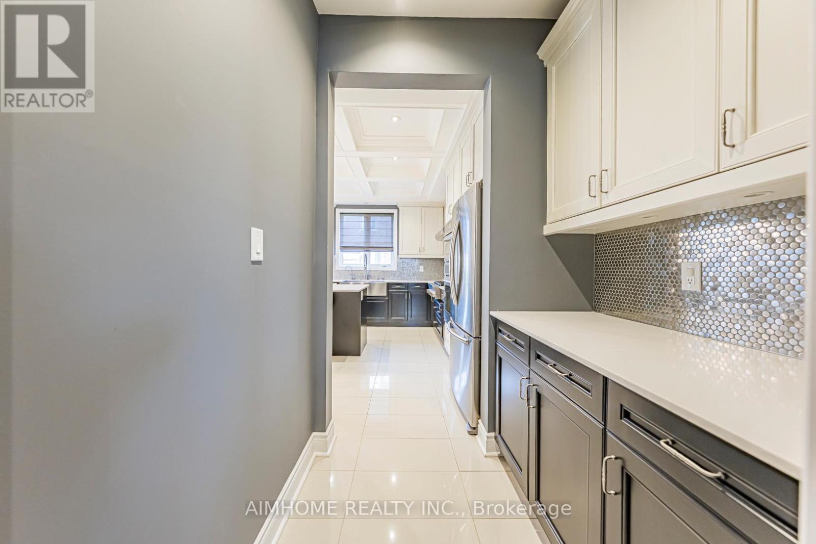 986 Wilbur Pipher Circle, Newmarket, ON